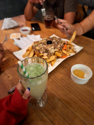 Opinii despre Cumbres Restobar în Temuco - Gastronomía y hostelería