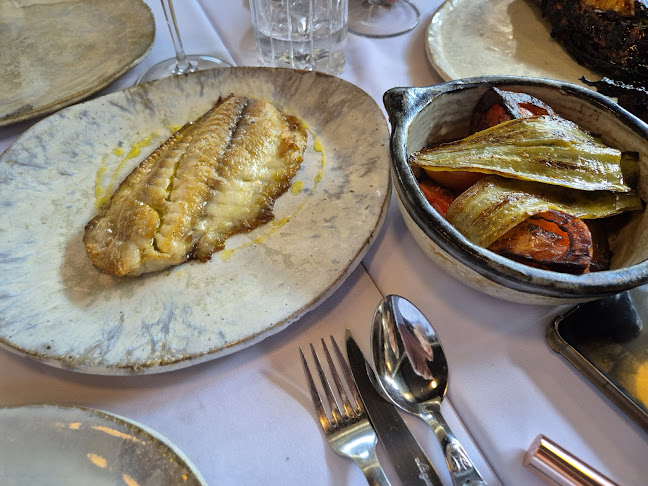 Av. Nueva Costanera 3832, local 2, 7630357 Vitacura, Región Metropolitana