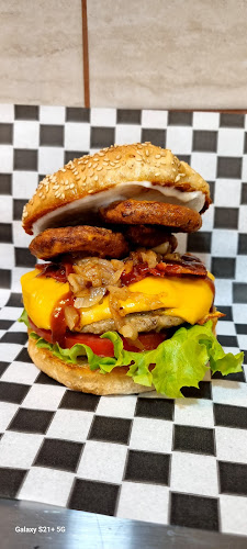 Comentarii opinii despre El Padrino Burger Colina y Chicureo