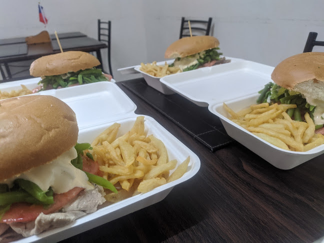 Restaurante y sanguchería "El Sazón de Nachita"