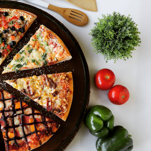 Comments and reviews of Lola pizza delivery