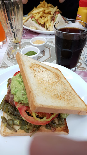 Cafetería y pastelería "Marriet" Phone number