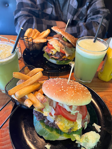 Reviews of Restaurante Paraíso Food's Truck in Puerto Montt - Gastronomía y hostelería