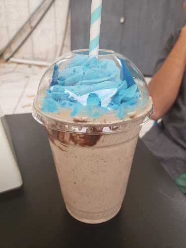 Comentarii opinii despre Shakes and Waffles