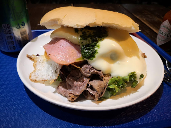 La Maestra Sanguchería