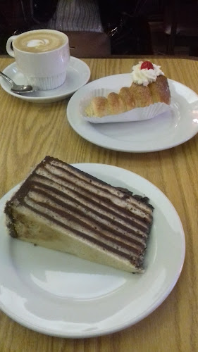 Café Colonia Phone number