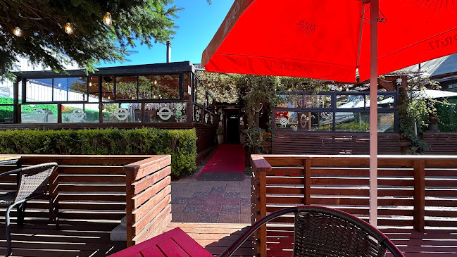 The Travellers Resto Bar - Gastronomía y hostelería