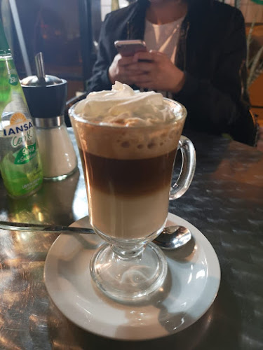 Casona Giardino Phone number