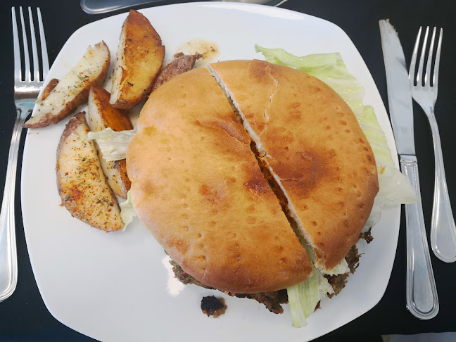 Magnolias Cafeteria Restaurant - Molina