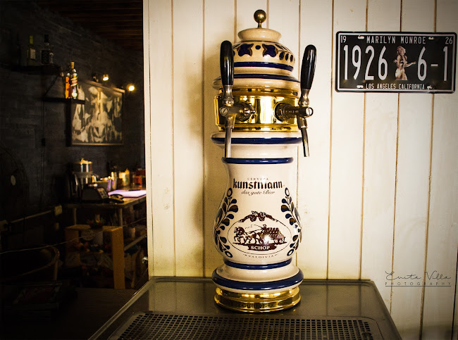 Mesón de Ñeko Collín Phone number