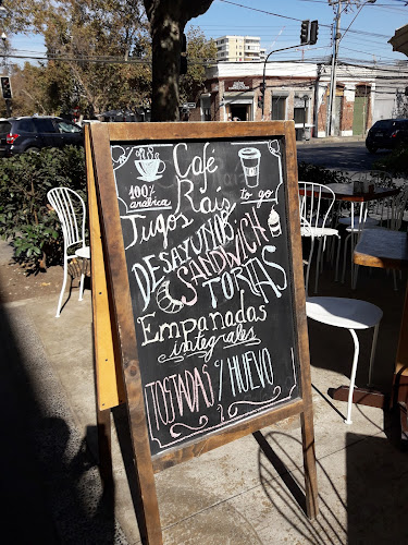 Café Raíz Open Times