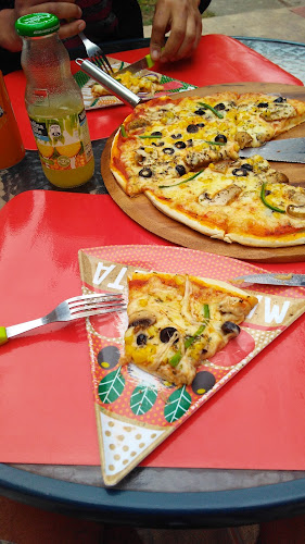 Pizzis Pizzeria - Gastronomía y hostelería