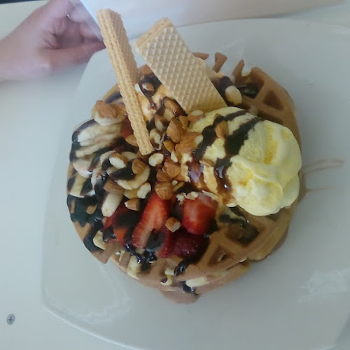 Casa del Waffle Curicó Phone number
