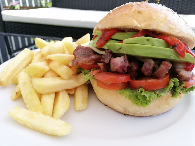 Club BBT Otra Resto Bar