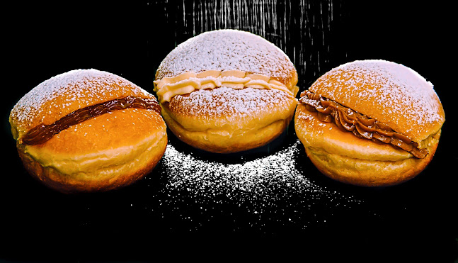 HAY PAN Y PASTELES TBN