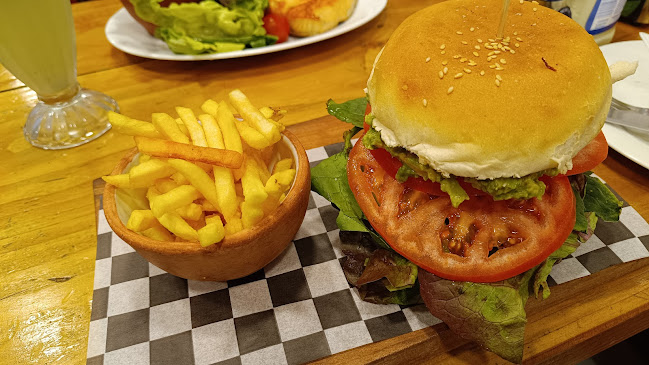 Av. Bernardo O'Higgins 619 A, 4920000 Pucon, Pucón, Araucanía