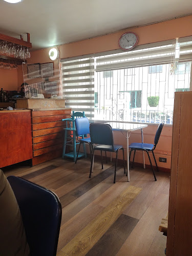 http://www.instagram.com/hugo.restaurant