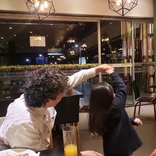 Cevichazo Restaurant - Gastronomía y hostelería