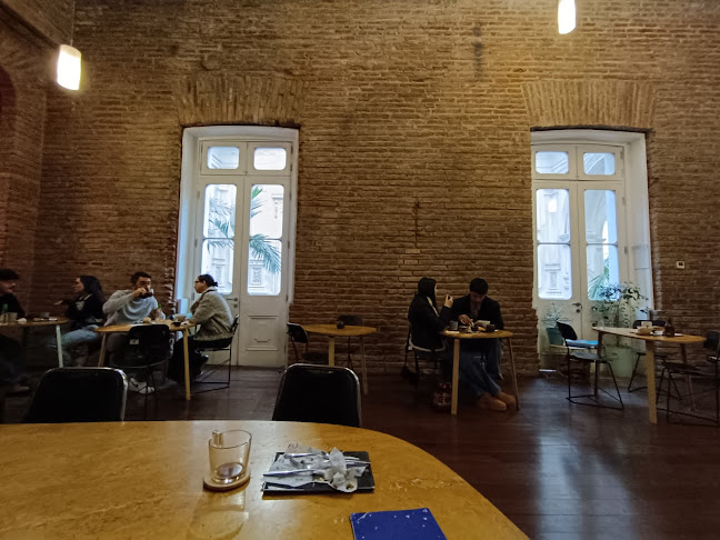 La huérfana - Santiago