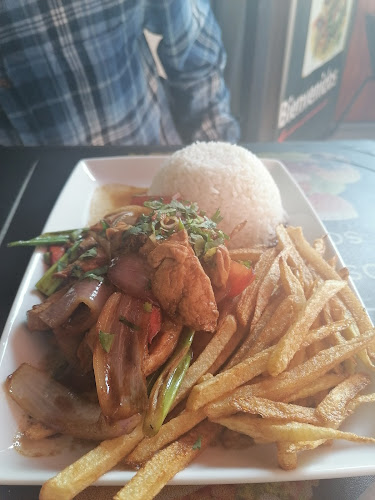 Delicias Larrain gastronomia peruana - La Reina