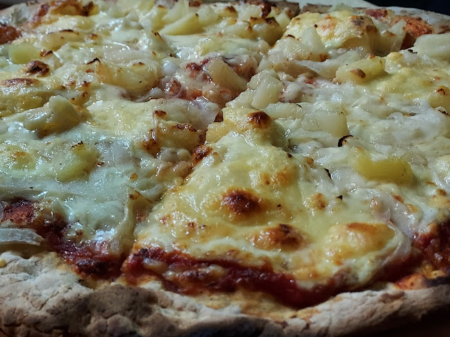 Base Camp Pizzeria - Puerto Natales