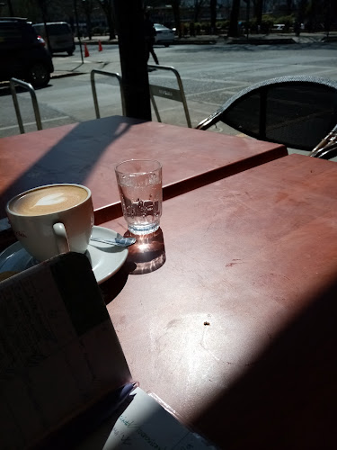 Cafe De Luis Open Times