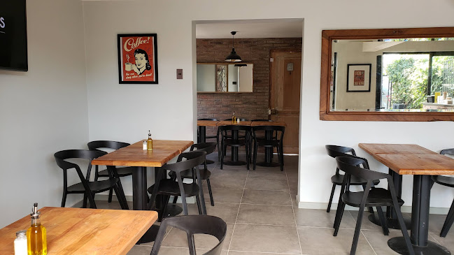 Opinii despre Tres Toques Sandwich cerveza y cafe în La Reina - Gastronomía y hostelería