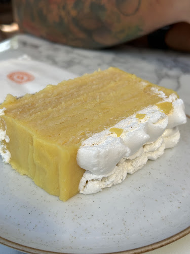 Comentarii opinii despre Cafeteria Tavelli La Reina