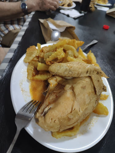 Los Pollos Dorados, restaurante Phone number