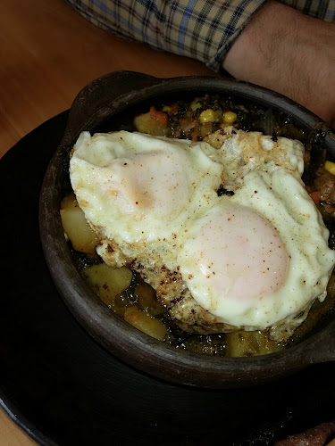 El Consulado Phone number