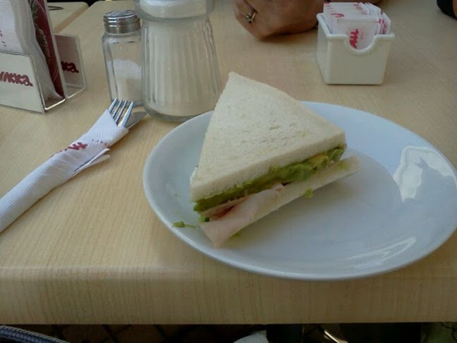 Café Mokka Clinica Las Condes Phone number