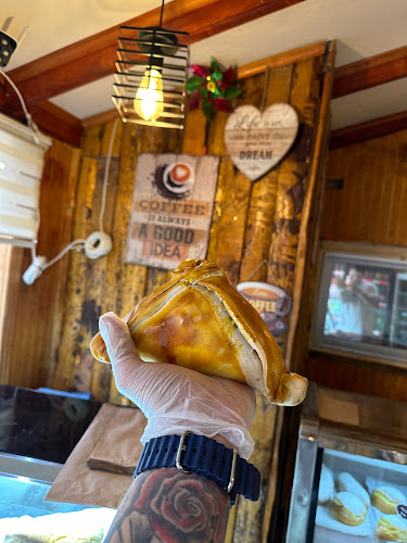 Comments and reviews of Panaderia el roble