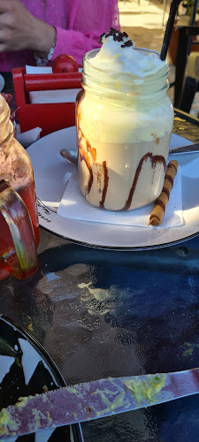 Rocca Coffe & Burger - Los Angeles