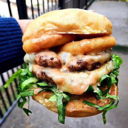 Comments and reviews of Hamburguesería Casa 13