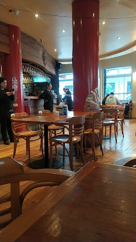 Comments and reviews of Café Sherlock