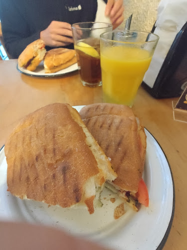 Opinii despre PaniniCafe Sotomayor în Valparaíso - Gastronomía y hostelería
