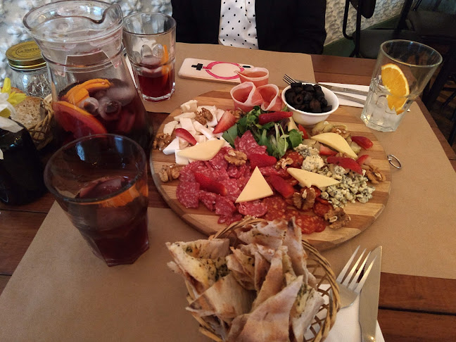 Comments and reviews of La Serrana