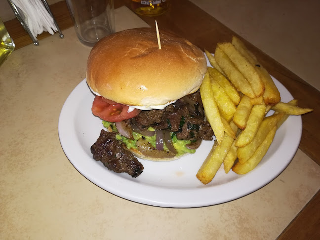 Opinii despre Restaurant Punto De Encuentro în Vicuña - Gastronomía y hostelería