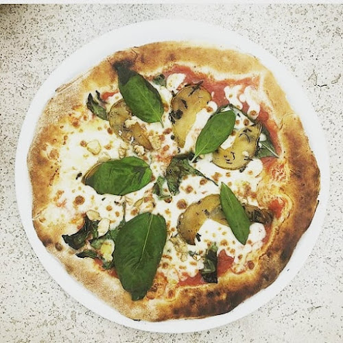 Reviews of Tre Volte Pizzería & Cafetería in Santiago - Gastronomía y hostelería