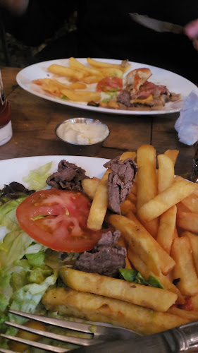 Tres Toques Sandwich cerveza y cafe - La Reina