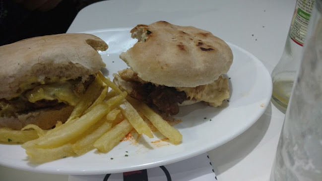 Opinii despre Bati'sKitchen în La Cisterna - Gastronomía y hostelería