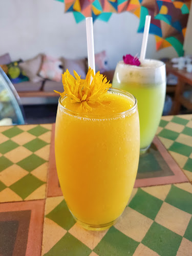Café Raíz Phone number
