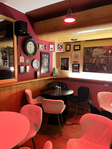 Comentarii opinii despre Hiddenbar.cl