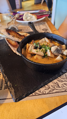 Amukan Gourmet Open Times