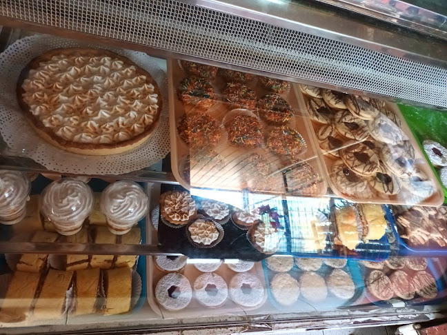 Comments and reviews of Panadería Don Camilo