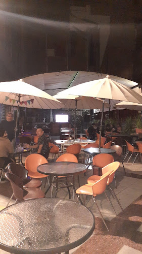 Comentarii opinii despre Un Oasis Restaurant