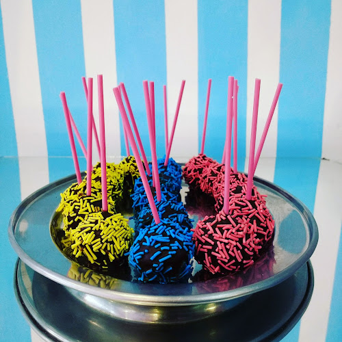 Pasteleria EAT ME! - Gastronomía y hostelería