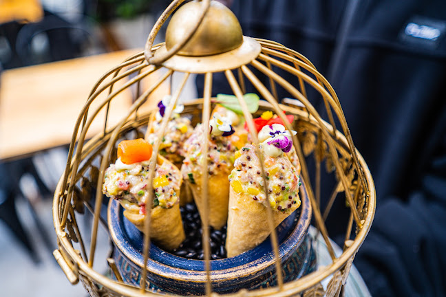 Comentarii opinii despre Flora