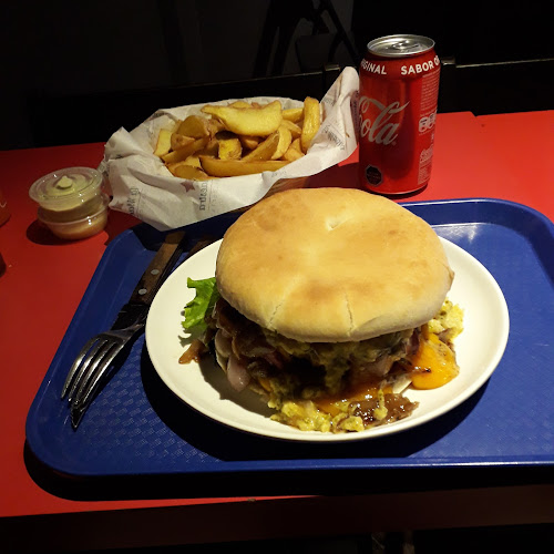 La Maestra Sanguchería