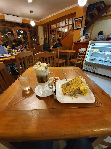 Comments and reviews of Cafetería Kalabrano